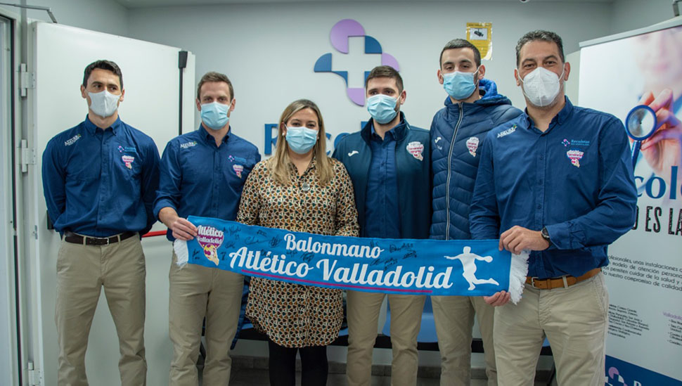 Los jugadores del Atlético Valladolid alegran la jornada en el Hospital Felipe II